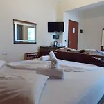 מלון Oskar 4*