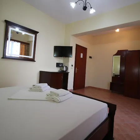 Oskar 4* Sarande