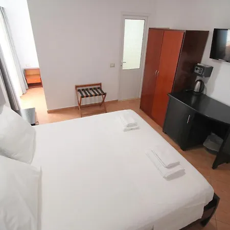 Oskar Hotel 4*